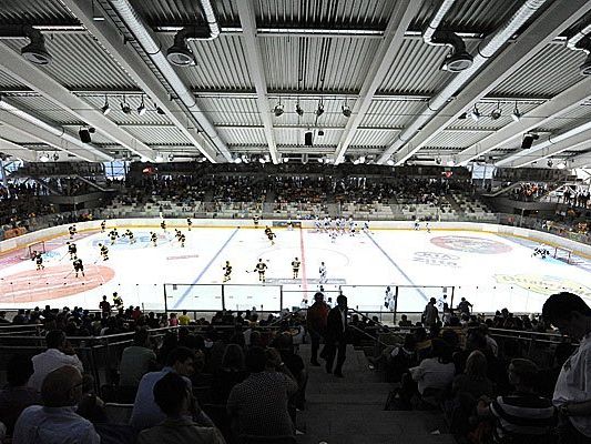 In der Albert-Schultz-Halle wird sonst Eishockey gespielt In der Albert-Schultz-Halle wird sonst Eishockey gespielt
