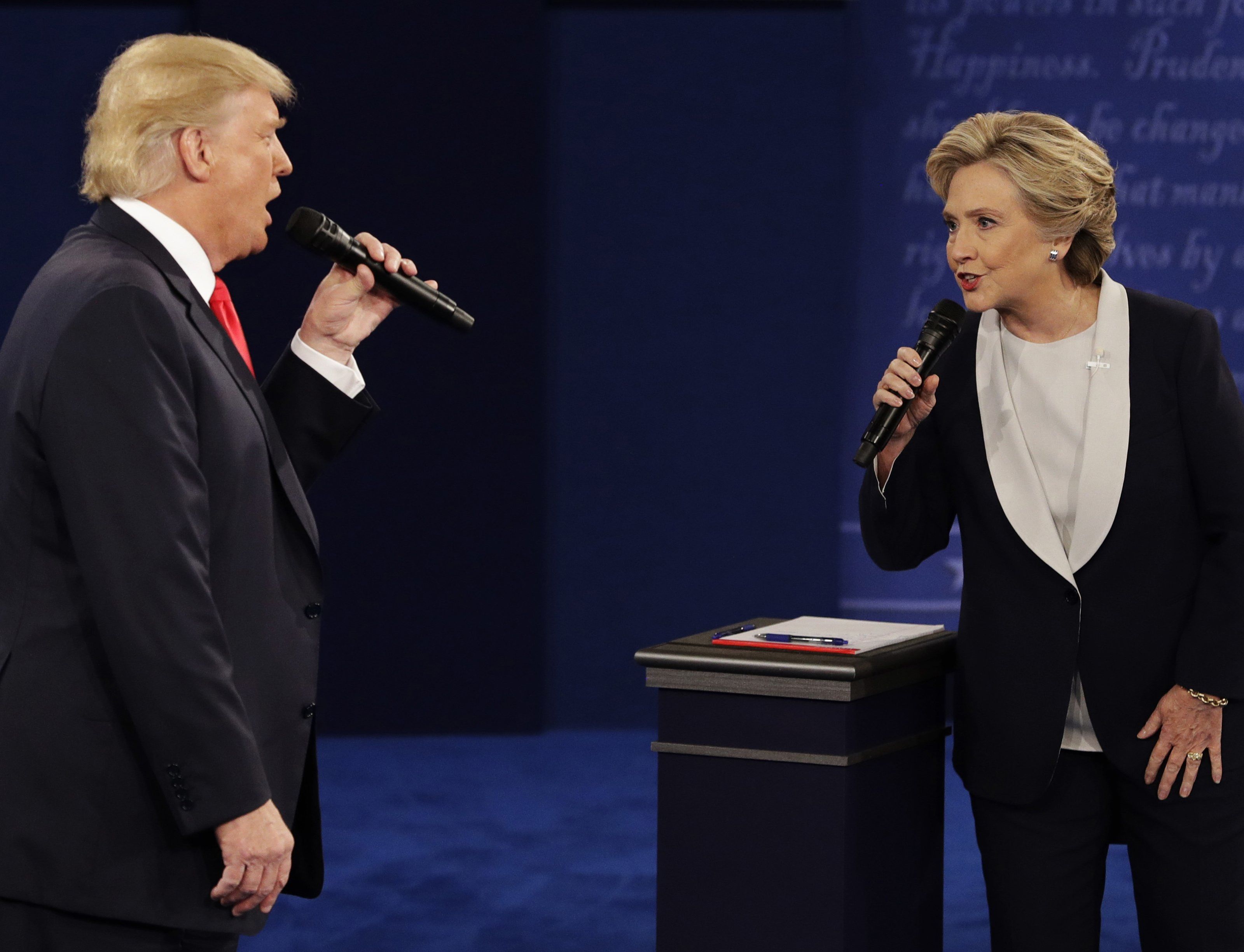 Selbst Donald Trumps Parteifreunde glauben mehrheitlich an einen Sieg Clintons. Selbst Donald Trumps Parteifreunde glauben mehrheitlich an einen Sieg Clintons.