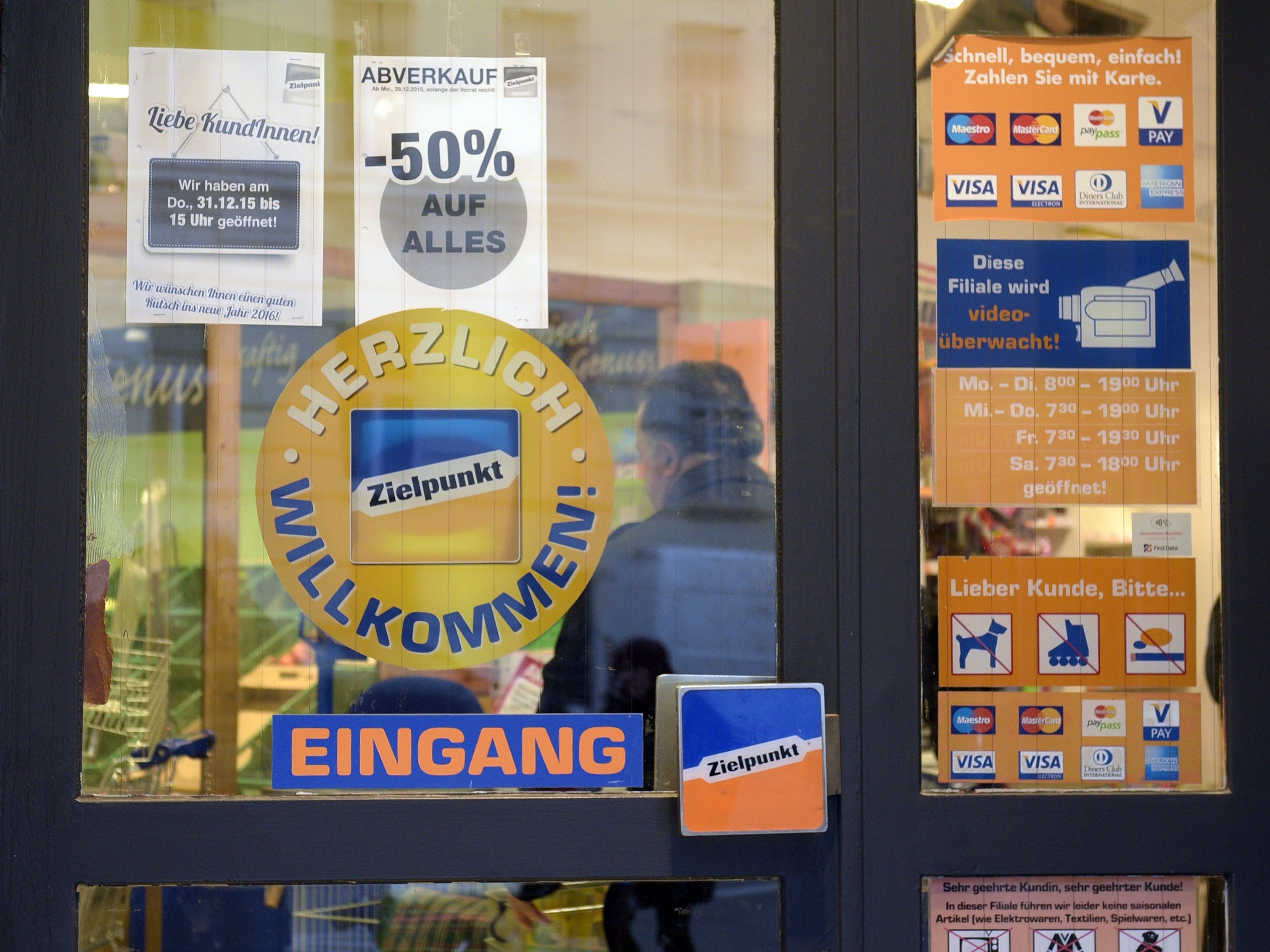 Ein dreimonatiger Testlauf in Wien soll zeigen, ob die Zielpunkt-Marke eine Zukunft hat Ein dreimonatiger Testlauf in Wien soll zeigen, ob die Zielpunkt-Marke eine Zukunft hat