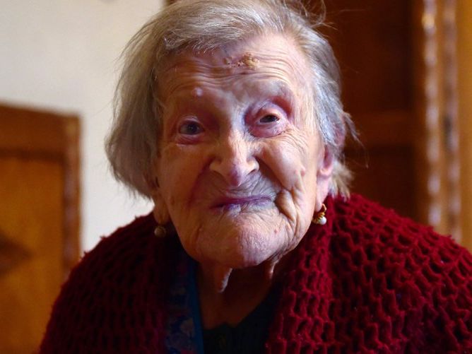 Sie hat noch ein paar Jahre vor sich: Die älteste Frau der Welt, die Italienerin Emma Morano, ist 116. Sie hat noch ein paar Jahre vor sich: Die älteste Frau der Welt, die Italienerin Emma Morano, ist 116.