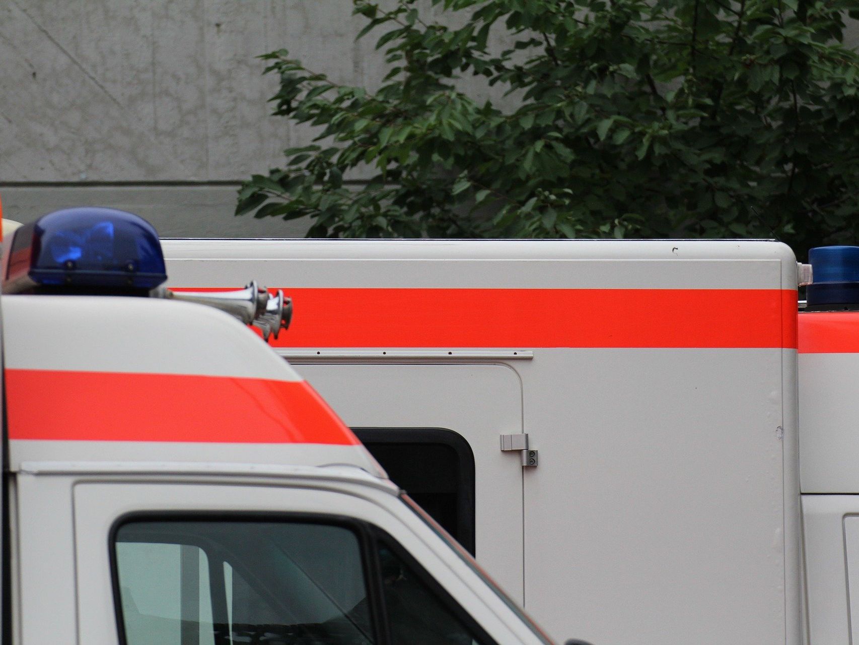 Die gewieften Sanitäter konnten den Autofahrer an einer Tankstelle blockieren. Die gewieften Sanitäter konnten den Autofahrer an einer Tankstelle blockieren.