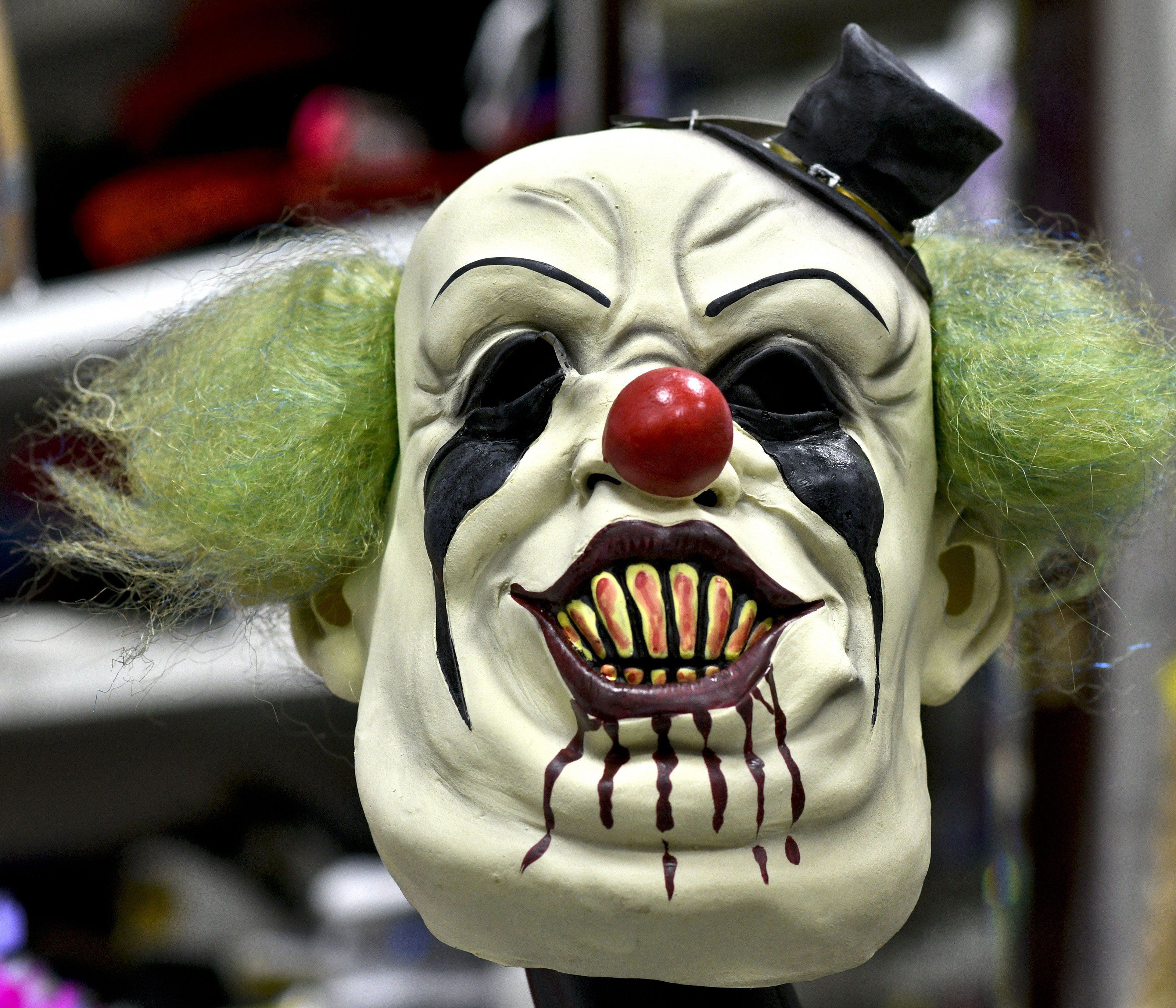"Horror-Clowns": Kommunikationswissenschafter Hausjell sieht teilweises Versagen der klassischen Medien "Horror-Clowns": Kommunikationswissenschafter Hausjell sieht teilweises Versagen der klassischen Medien