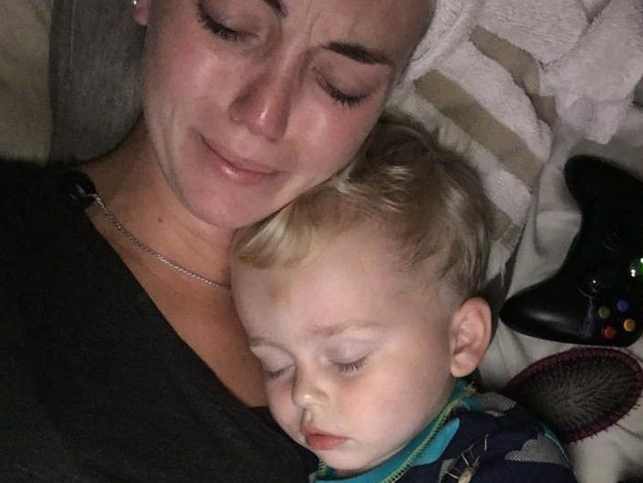 Einfach unglaublich traurig: Elizabeth Snyder mit Malachi. Einfach unglaublich traurig: Elizabeth Snyder mit Malachi.