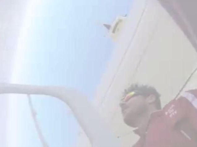 Skydive: Felix Baumgartner bei seinem Basejump aus einem Zeppelin. Skydive: Felix Baumgartner bei seinem Basejump aus einem Zeppelin.