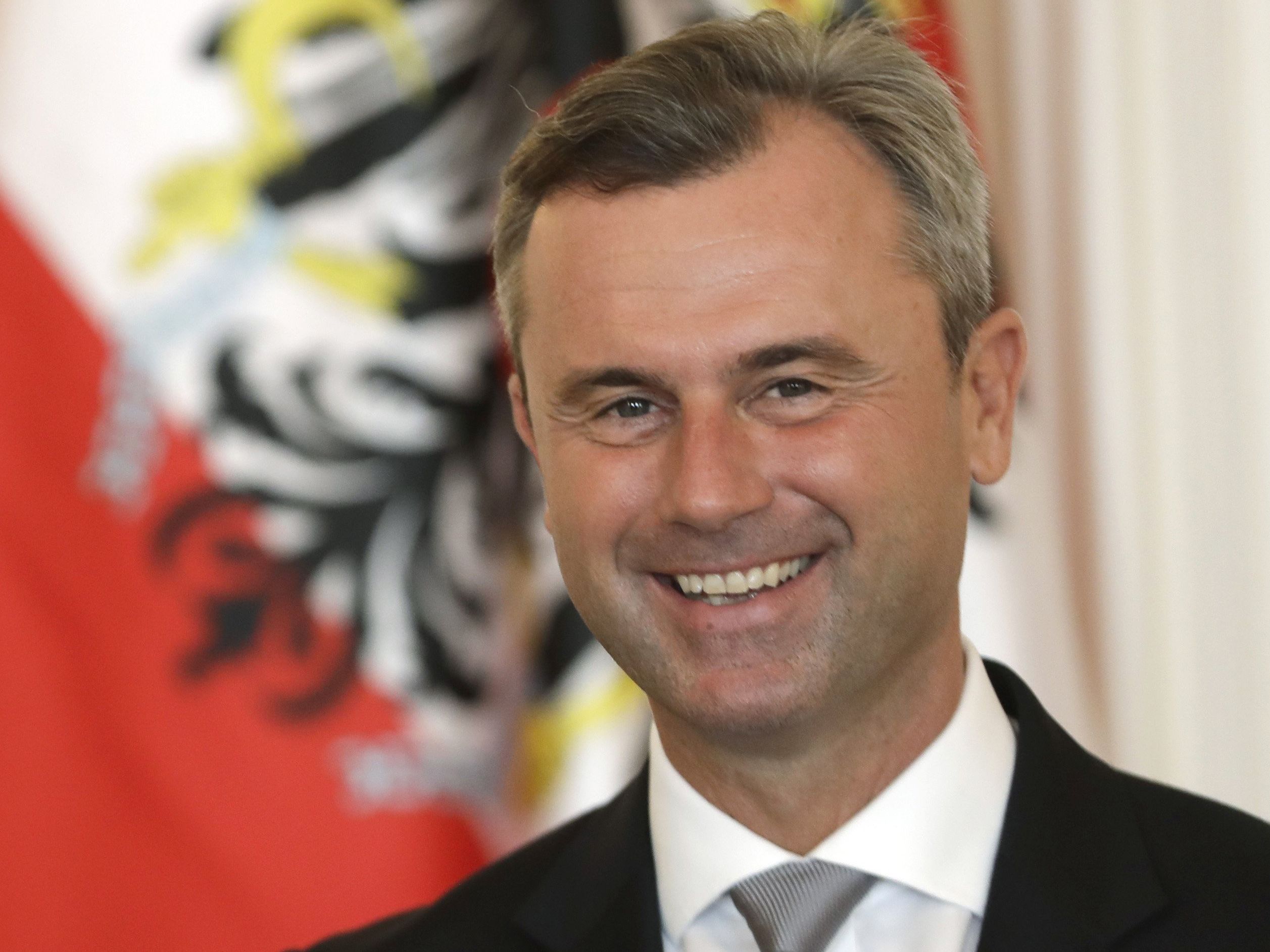 Ab 19:45 Uhr kann das Interview auf ATV2 verfolgt werden Ab 19:45 Uhr kann das Interview auf ATV2 verfolgt werden