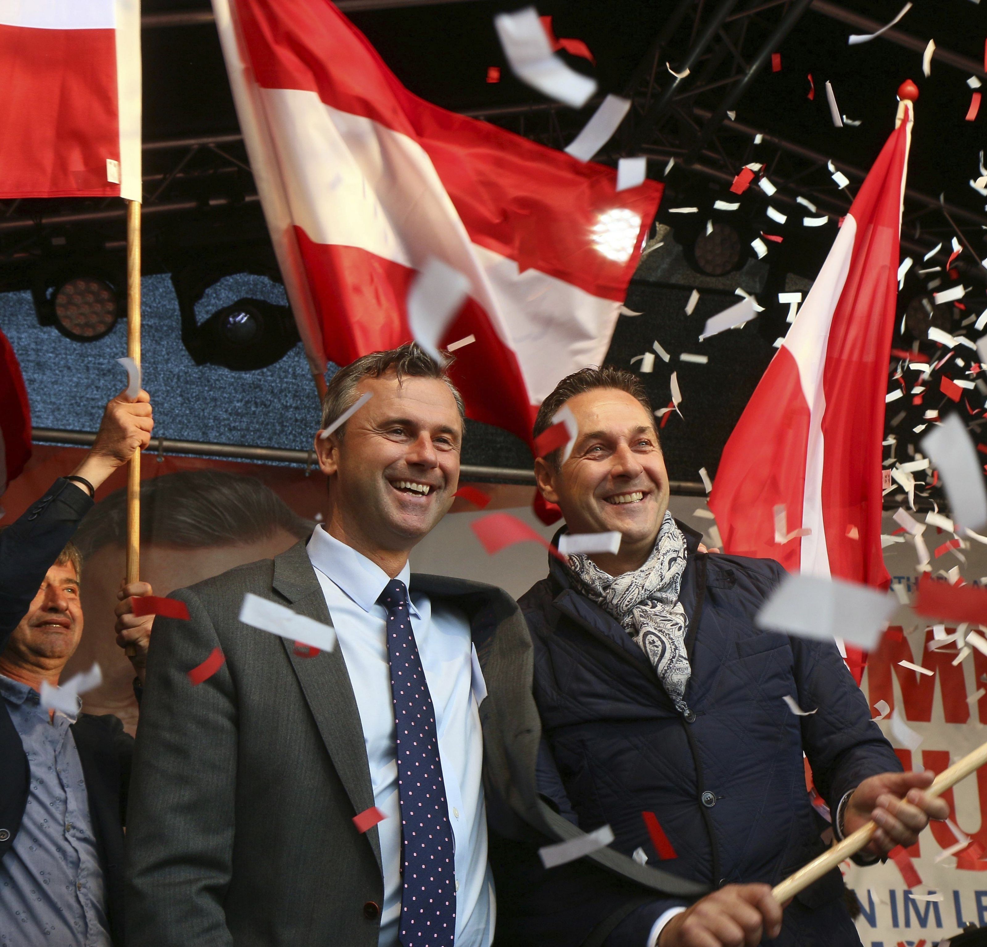 Die Vorwürfe der SPÖ werfen ein schlechtes Licht auf die FPÖ und Kandidat Hofer. Die Vorwürfe der SPÖ werfen ein schlechtes Licht auf die FPÖ und Kandidat Hofer.