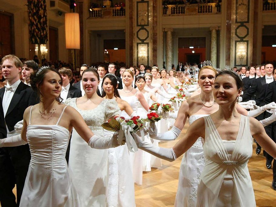 Im letzten Jahr fehlte plötzlich Geld aus der Kasse des Kaffeesiederballs. Im letzten Jahr fehlte plötzlich Geld aus der Kasse des Kaffeesiederballs.