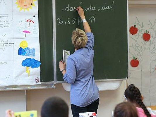 Weniger Bürokratie auf den Pädagogischen Hochschulen. Weniger Bürokratie auf den Pädagogischen Hochschulen.