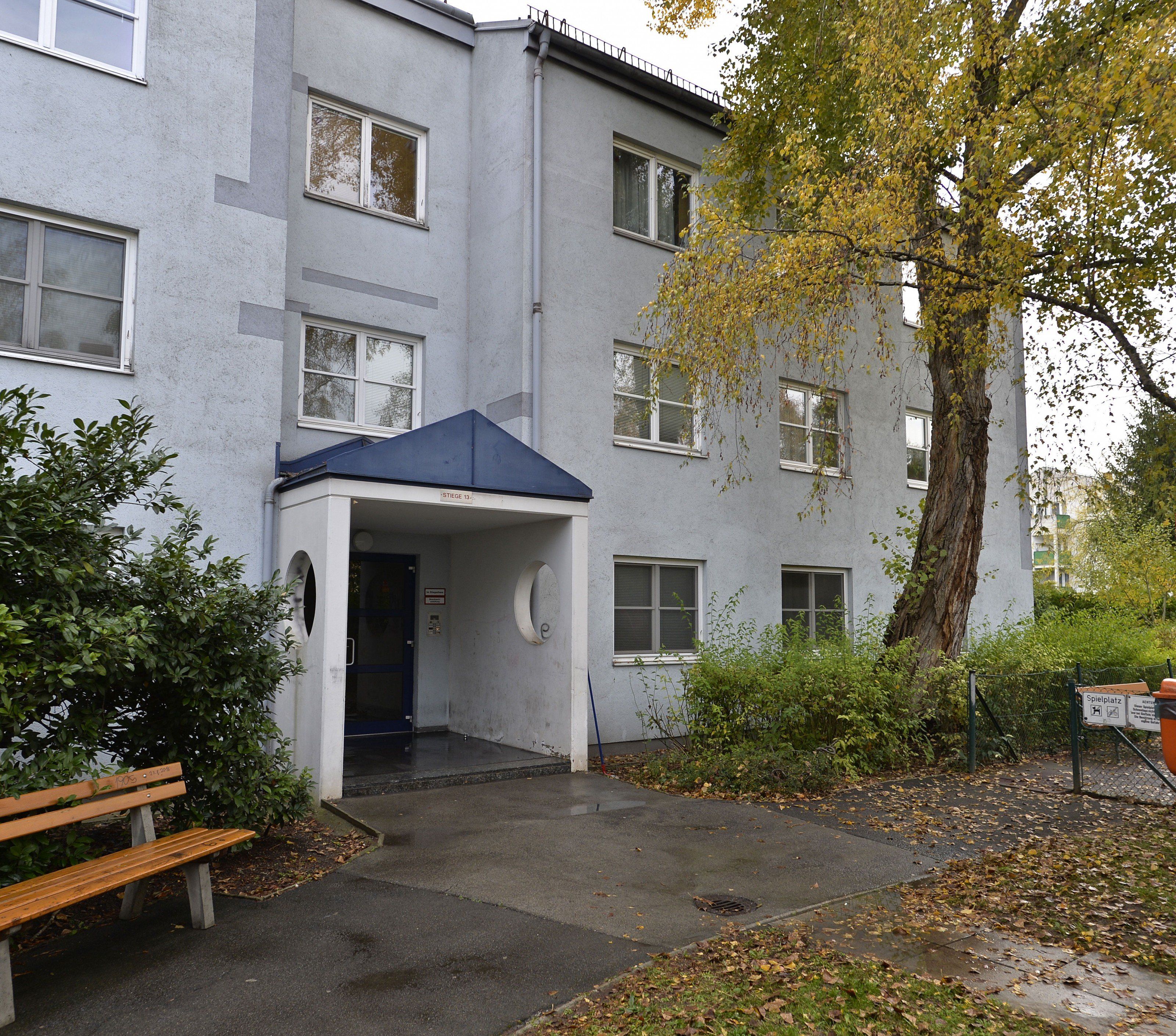 Am Tatort, der Wohnhausanlage in Liesing Am Tatort, der Wohnhausanlage in Liesing
