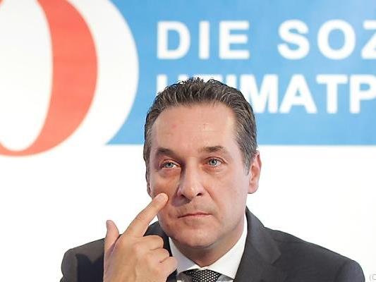 FPÖ-Chef Strache teilte "Krone"-Artikel über Suizidversuch eines Asylwerbers