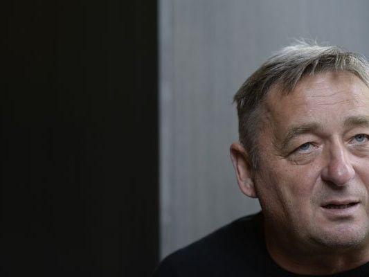 Andreas Vitasek hat dem Tiroler Komikanarchisten Otto Grünmandl ein Programm gewidmet. Andreas Vitasek hat dem Tiroler Komikanarchisten Otto Grünmandl ein Programm gewidmet.