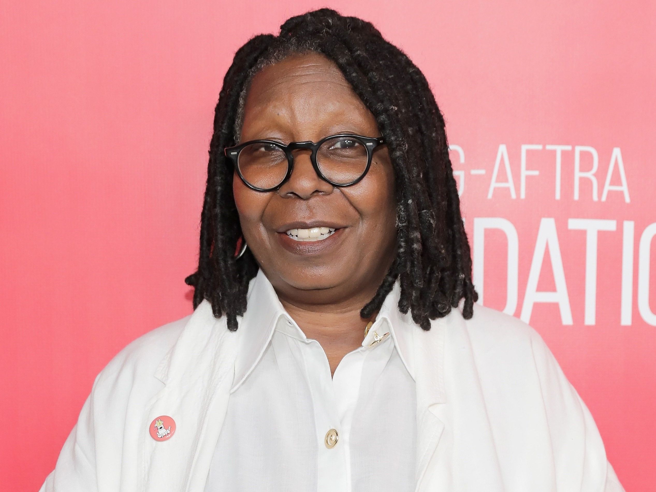 Whoopi Goldberg mag kuschelige Weihnachtspullis. Whoopi Goldberg mag kuschelige Weihnachtspullis.