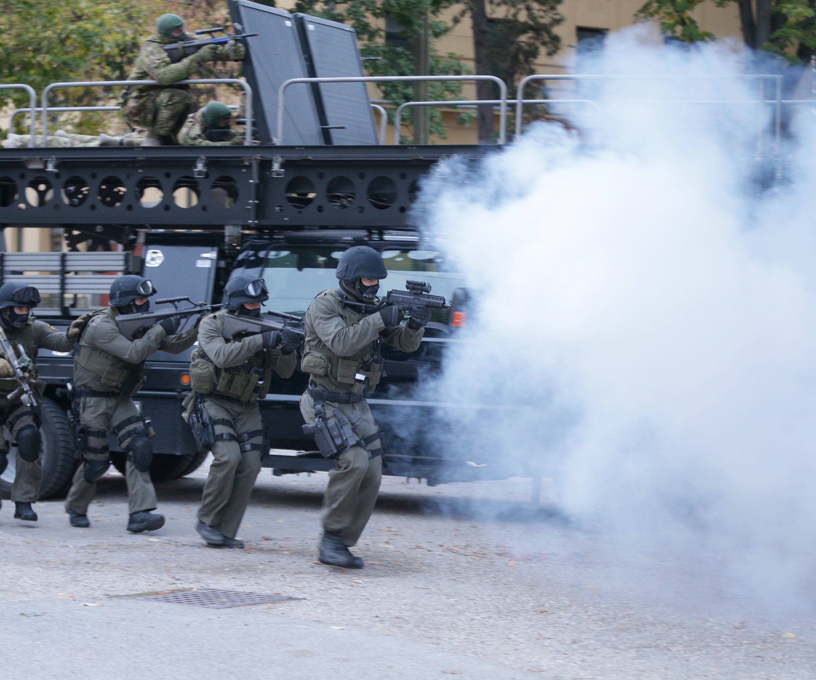 Einsatzkräfte bei einer Anti-Terror-Übung in Wien Einsatzkräfte bei einer Anti-Terror-Übung in Wien