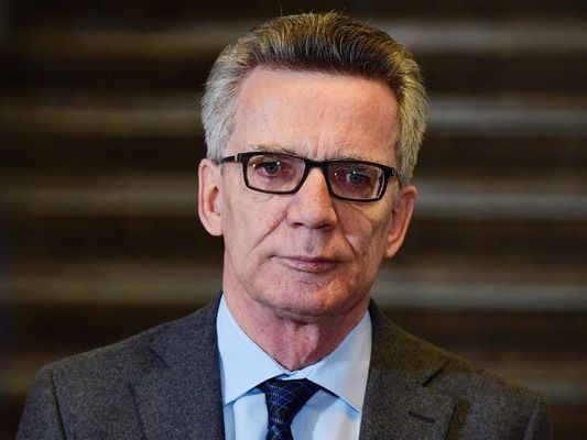 Der deutsche Bundesinnenminister will ein Zeichen gegen den Islamismus setzen. Der deutsche Bundesinnenminister will ein Zeichen gegen den Islamismus setzen.