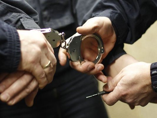 Der Mann legte ein umfangreiches Geständnis ab. Der Mann legte ein umfangreiches Geständnis ab.