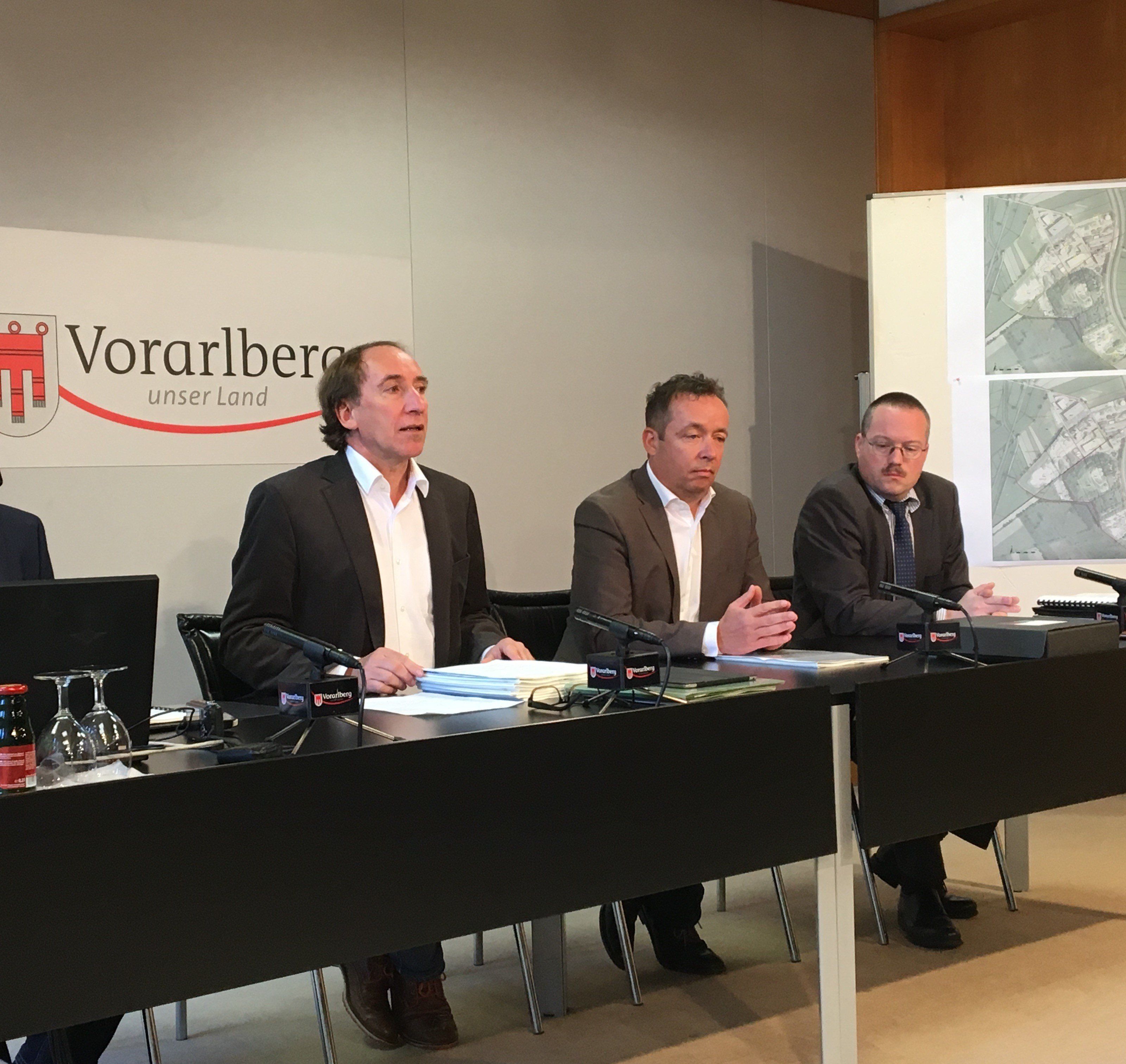 Der Erkundungsbericht der Vorarlberger Landesregierung im Fall Häusle wurde präsentiert. Der Erkundungsbericht der Vorarlberger Landesregierung im Fall Häusle wurde präsentiert.