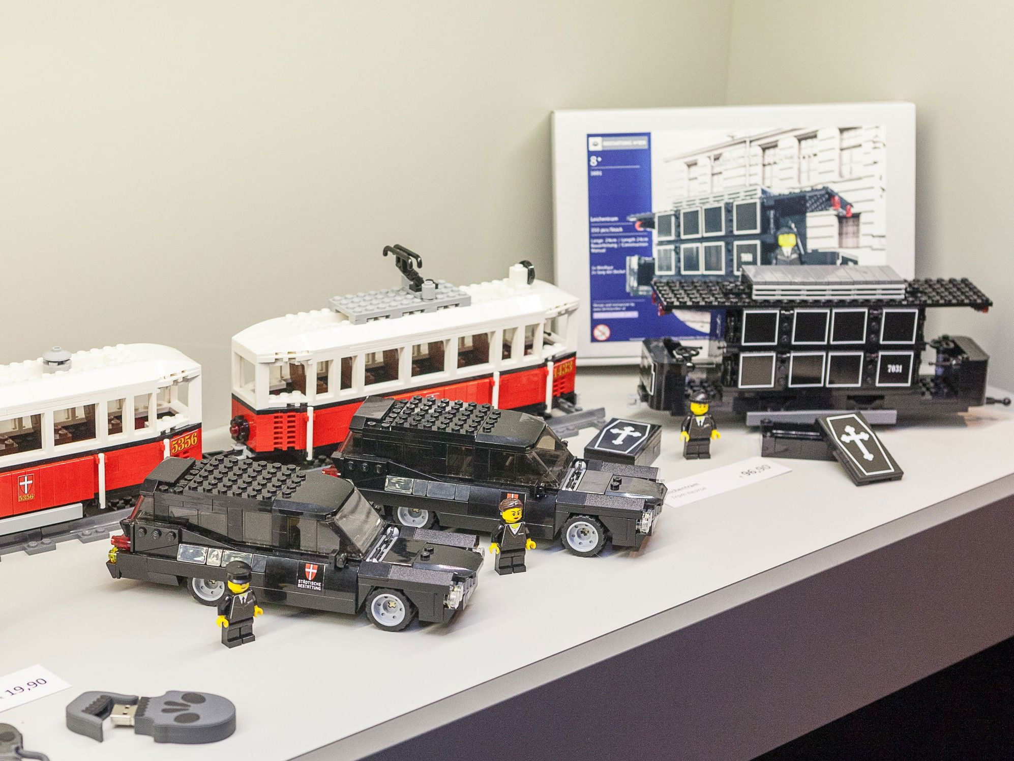 Der Lego-Leichenwagen bei der Präsentation Der Lego-Leichenwagen bei der Präsentation