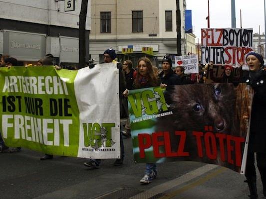 Der VGT demonstriert erneut gegen Pelze und Tierleid