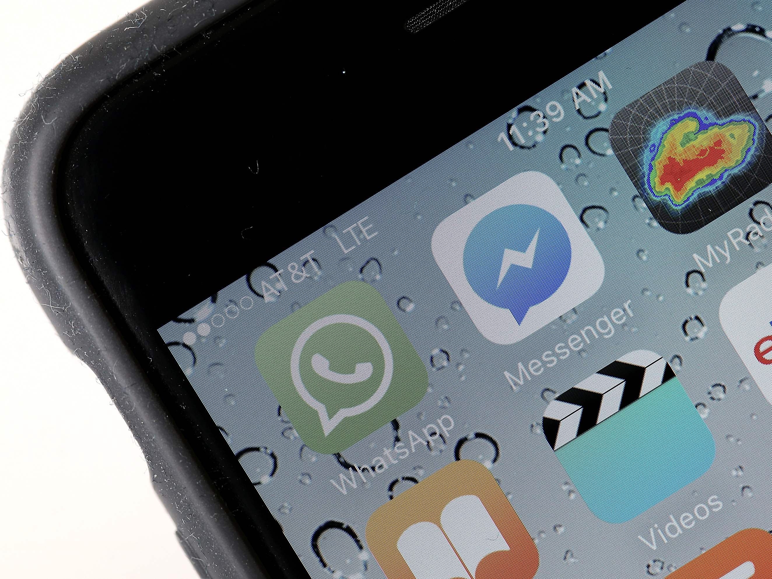 Mit den Videoanrufen für alle zieht WhatsApp mit dem Facebook Messenger gleich. Mit den Videoanrufen für alle zieht WhatsApp mit dem Facebook Messenger gleich.