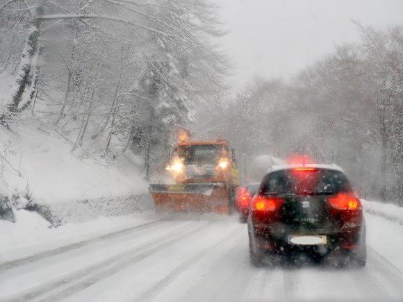 Das Winterwetter stellt Autofahrer vor Herausforderungen Das Winterwetter stellt Autofahrer vor Herausforderungen