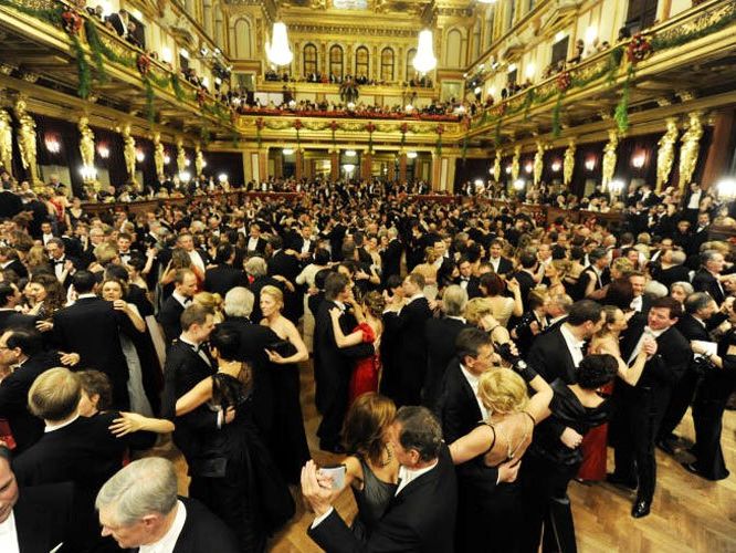 Die Wiener Ballsaison feiert ihren Auftakt. Die Wiener Ballsaison feiert ihren Auftakt.