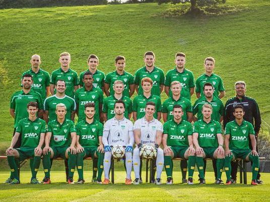 Der FC Langenegg holte sich in der Vorarlbergliga die "Halbzeitkrone". Der FC Langenegg holte sich in der Vorarlbergliga die "Halbzeitkrone".