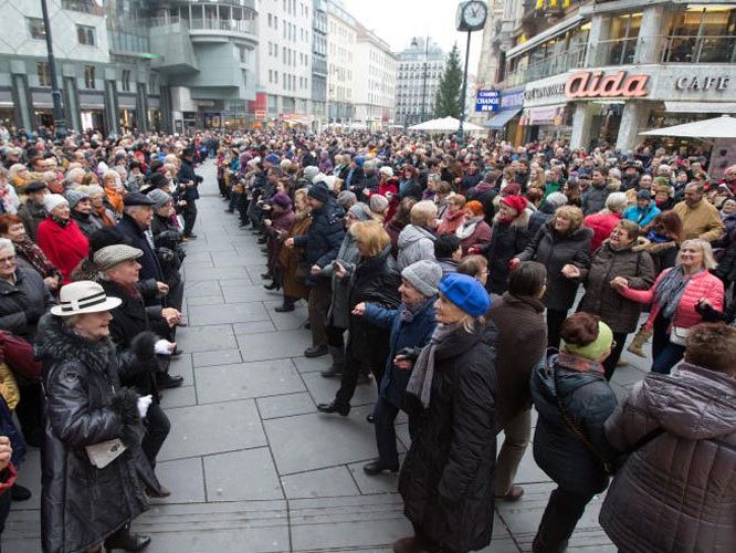 Fröhlich wurde in Wien der Faschingsbeginn gefeiert.