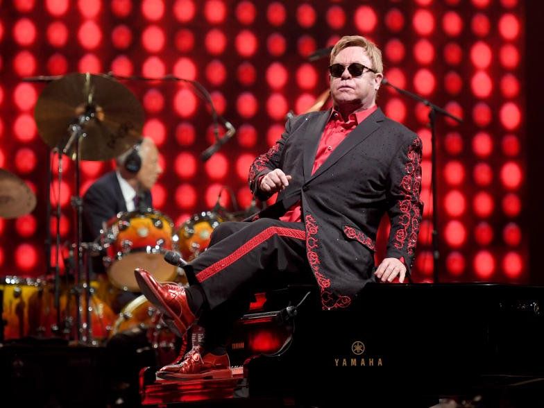 Nur Liberace funkelte mehr: Elton John live in Wien. Nur Liberace funkelte mehr: Elton John live in Wien.