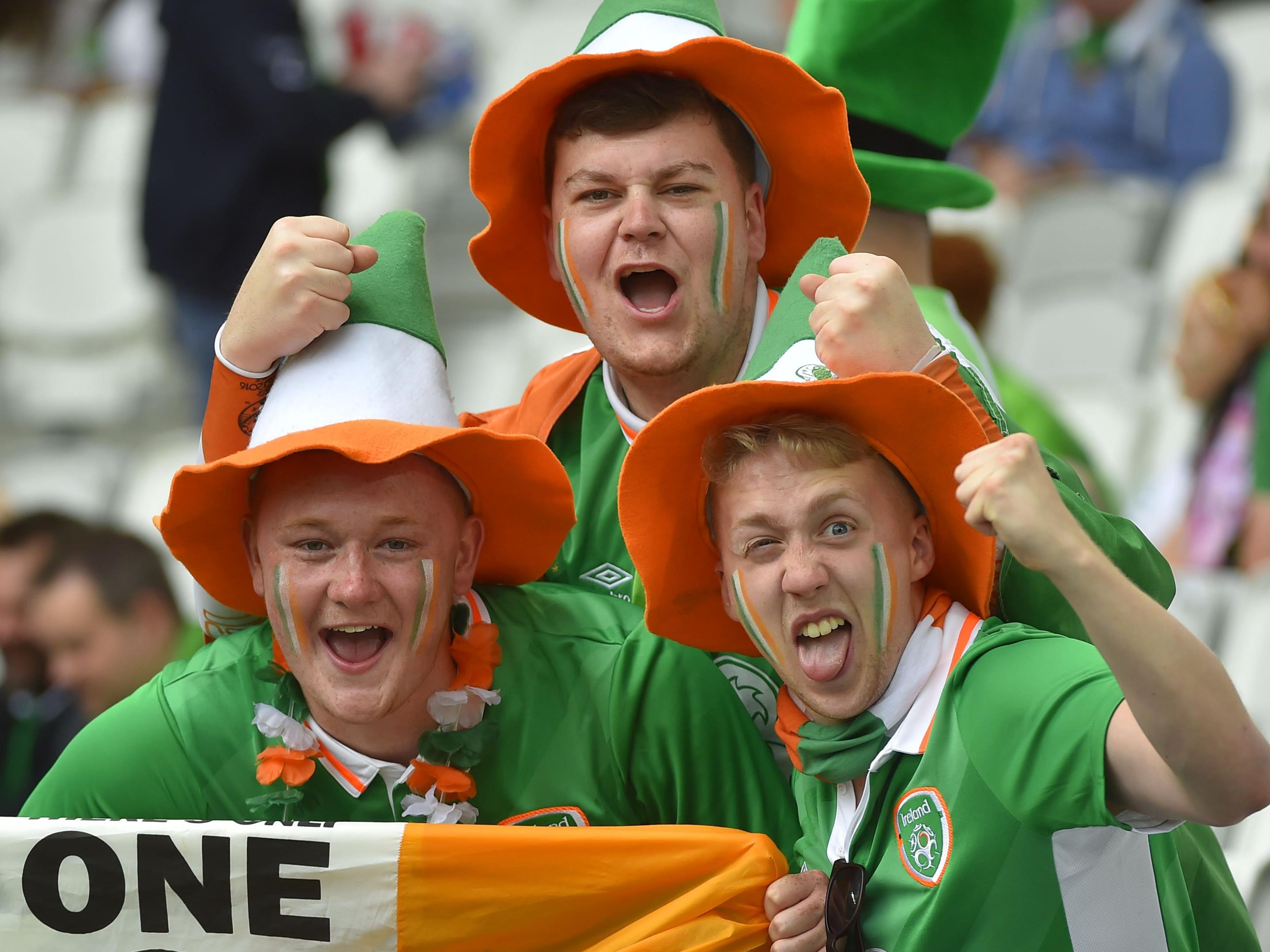 Verrückt und sympathisch: Die irischen Fußballfans.