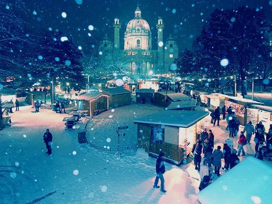 Sehr stimmungsvoll: der Art Advent am Karlsplatz