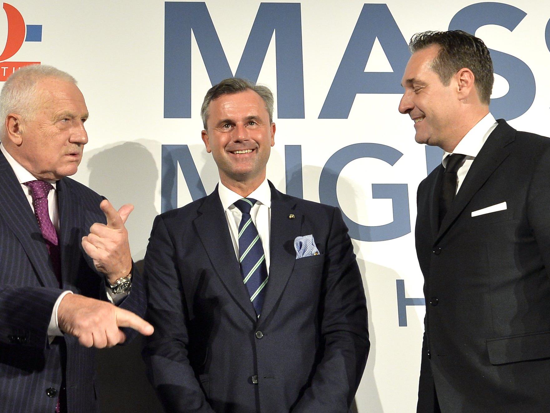 FPÖ-Chef Heinz-Christian Strache (R), der ehemalige tschechische Präsident Vaclav Klaus (L) und FPÖ-Präsidentschaftskandidat Norbert Hofer beim Event
