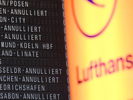 Der Flugplan am Flughafen Friedrichshafen wird von den Pilotenstreiks nicht beeinträchtigt. Der Flugplan am Flughafen Friedrichshafen wird von den Pilotenstreiks nicht beeinträchtigt.