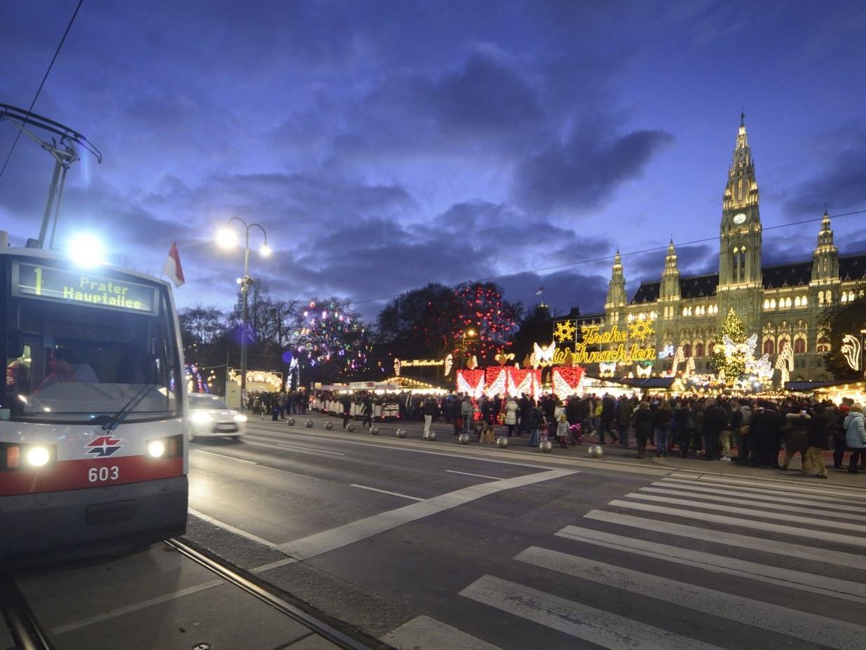 Die Wiener Linien bringen die Fahrgäste durch die Silvesternacht.