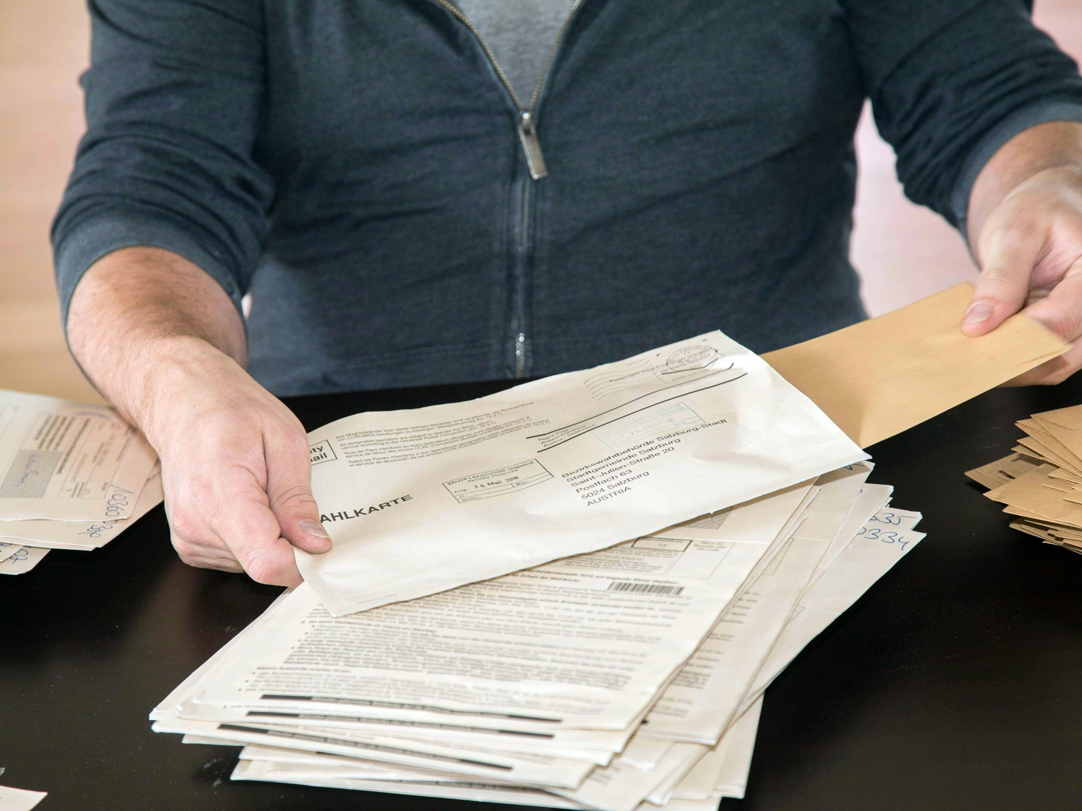 Die Auszähöung der Briefwahlstimmen verzögert sich in Tirol.