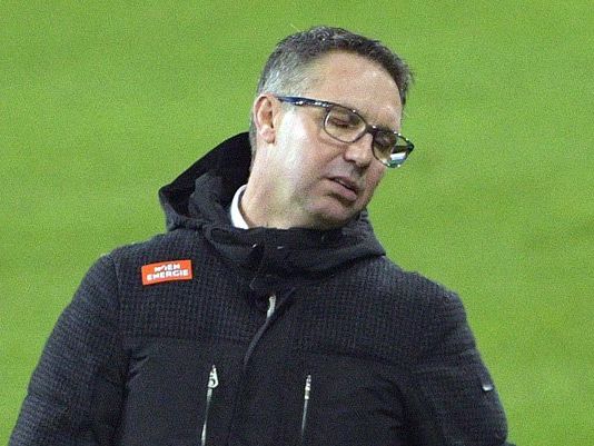 Damir Canadi hat derzeit wenig Grund zur Freude. Damir Canadi hat derzeit wenig Grund zur Freude.