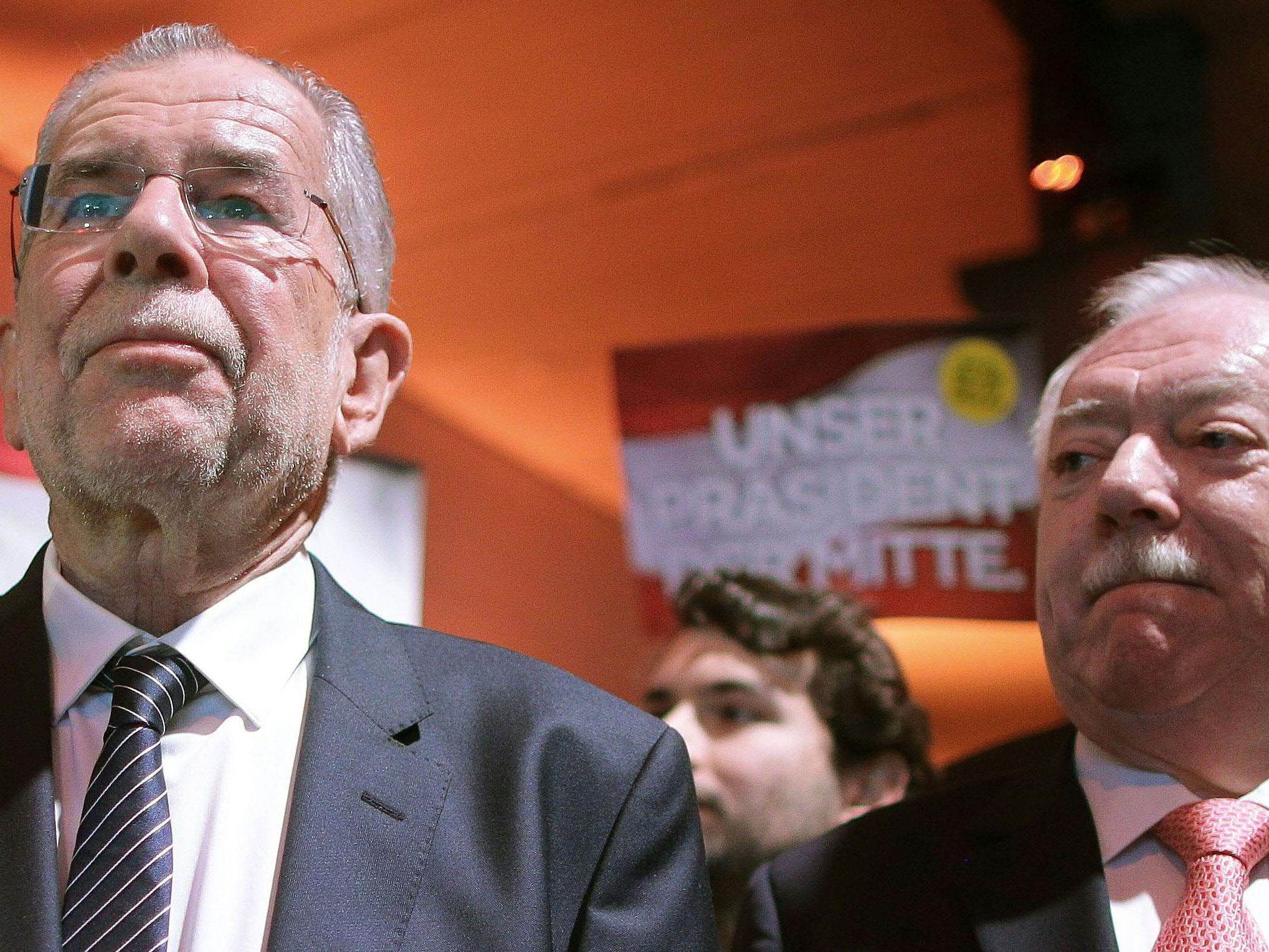 Michael Häupl unterstützte Alexander Van der Bellen im Wahlkampfabschluss. Michael Häupl unterstützte Alexander Van der Bellen im Wahlkampfabschluss.