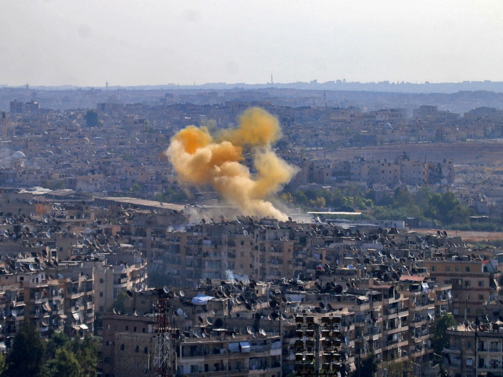 1.207 Zivilisten durch Luftangriffe in Aleppo ums Leben gekommen. 1.207 Zivilisten durch Luftangriffe in Aleppo ums Leben gekommen.