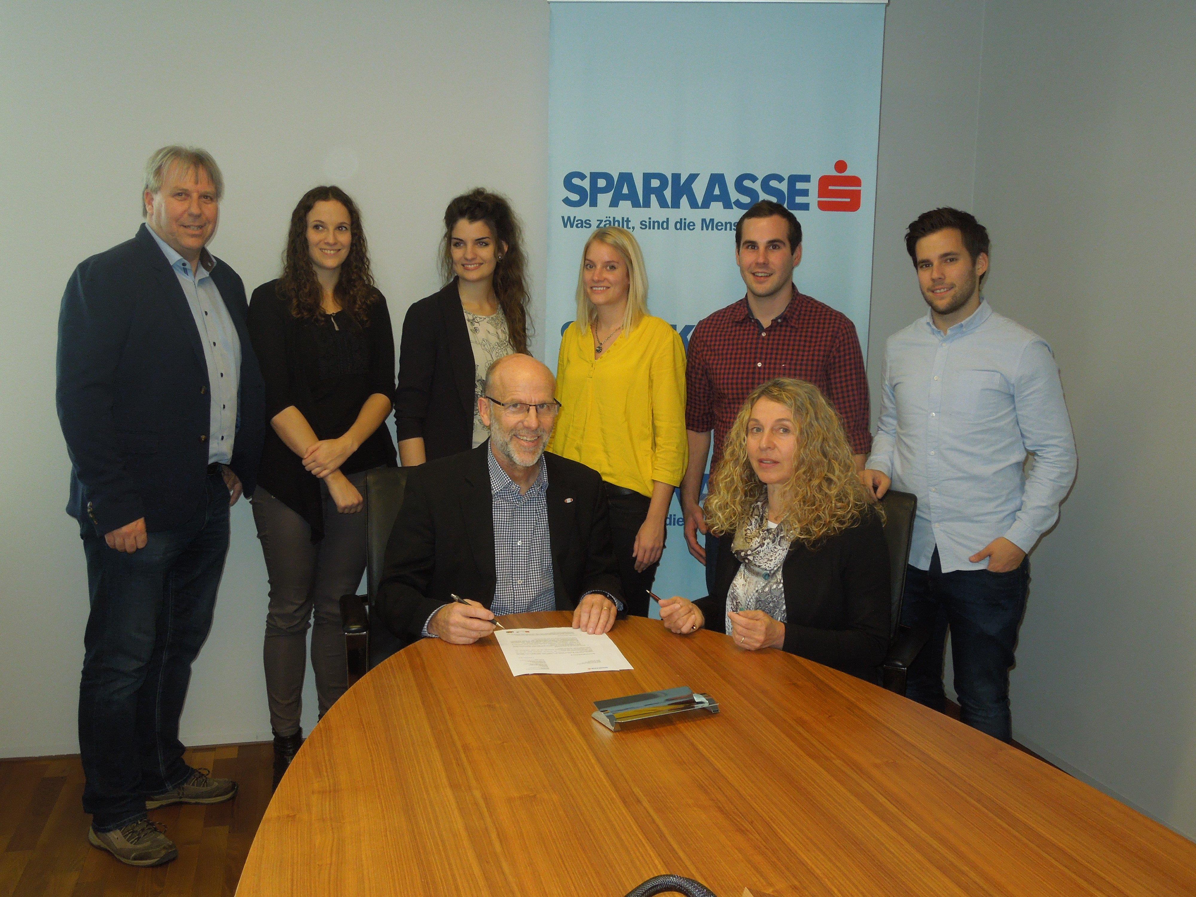 Der Kooperationsvertrag der Vorarlberger Sparkassen und dem Schulsport Vorarlberg wurde letzte Woche bereits zum vierten Mal unterzeichnet.