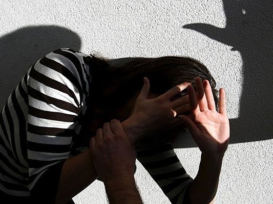 Nach bisherigen Erkenntnissen war es zwischen den beiden zu einem verbalen Beziehungsstreit gekommen. Nach bisherigen Erkenntnissen war es zwischen den beiden zu einem verbalen Beziehungsstreit gekommen.