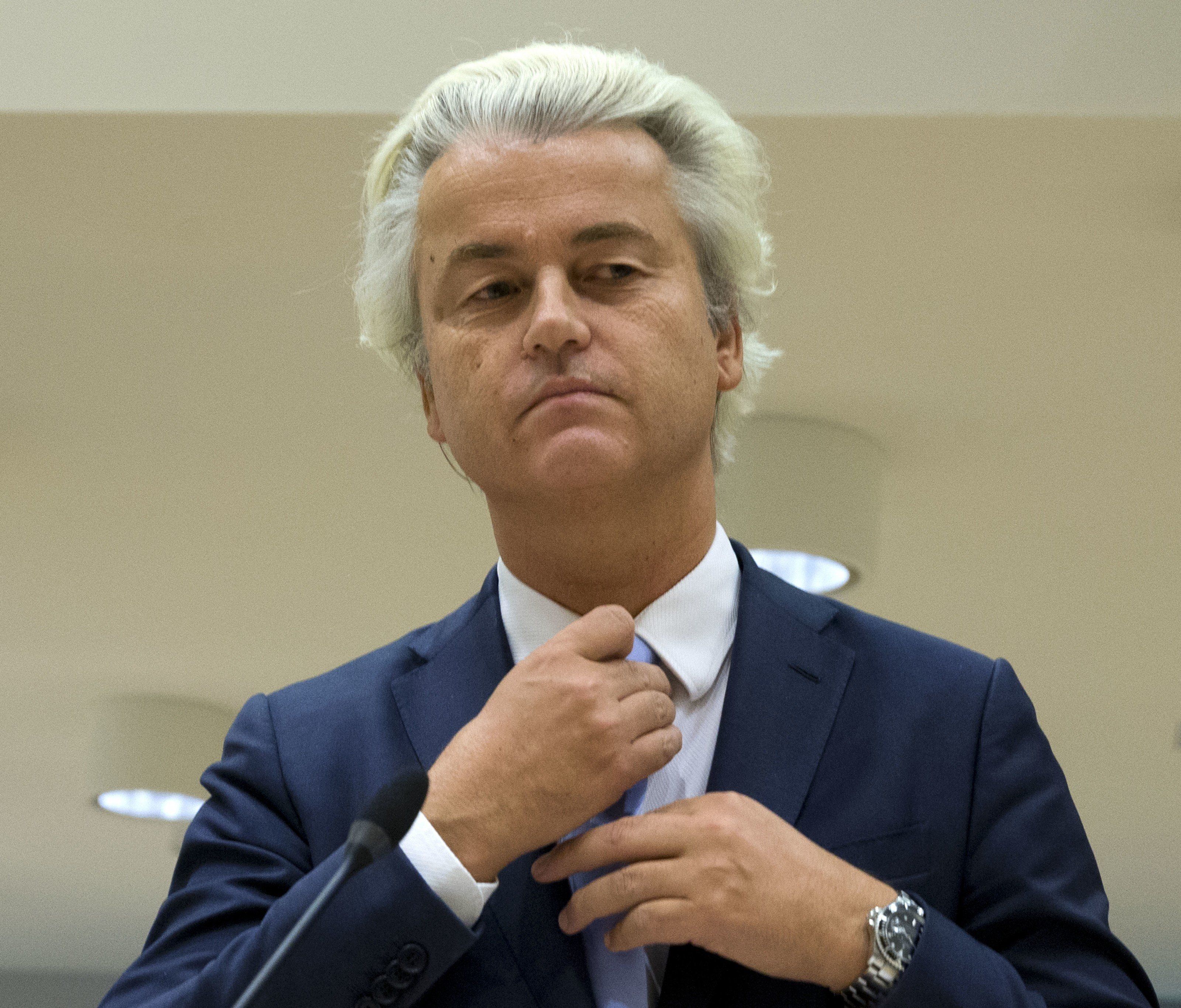 Geert Wilders wurde von einem Gericht wegen Diskriminierung und Beleidung schuldig gesprochen worden. Von einer Strafe sah das Gericht jedoch ab. Geert Wilders wurde von einem Gericht wegen Diskriminierung und Beleidung schuldig gesprochen worden. Von einer Strafe sah das Gericht jedoch ab.