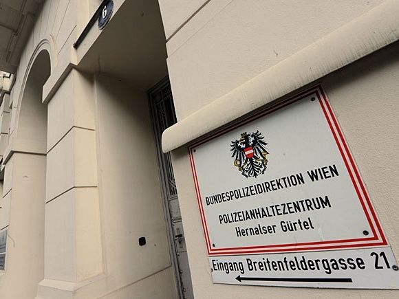 Der Zwischenfall geschah im Polizeianhaltezentrum (PAZ) Hernalser Gürtel in Wien Der Zwischenfall geschah im Polizeianhaltezentrum (PAZ) Hernalser Gürtel in Wien