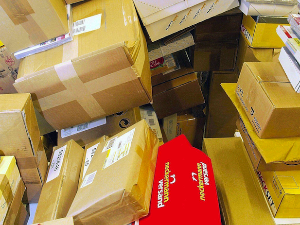 Ein erhöhtes Sendungsaufkommen hat die Post vor Weihnachten zu bearbeiten Ein erhöhtes Sendungsaufkommen hat die Post vor Weihnachten zu bearbeiten