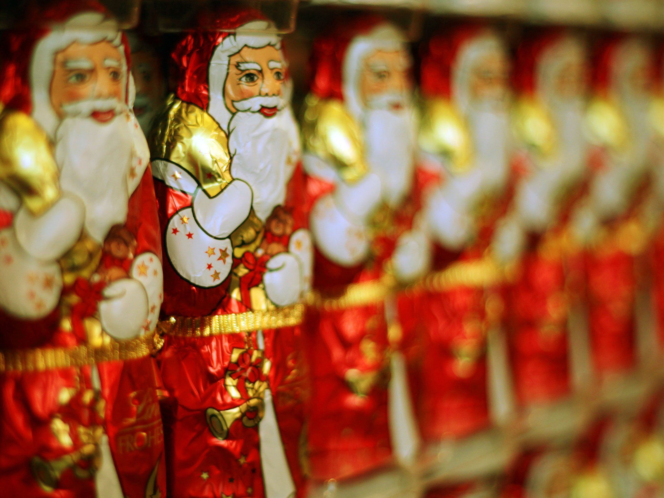 Zahlreiche Schokoladen-Nikoläuse gibt es in den Regalen - aber bei welchen greift man am Besten zu? Zahlreiche Schokoladen-Nikoläuse gibt es in den Regalen - aber bei welchen greift man am Besten zu?