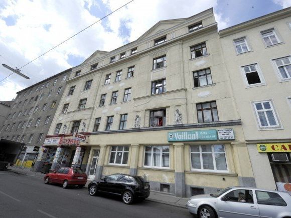 In diesem Haus geschah die Bluttat. In diesem Haus geschah die Bluttat.