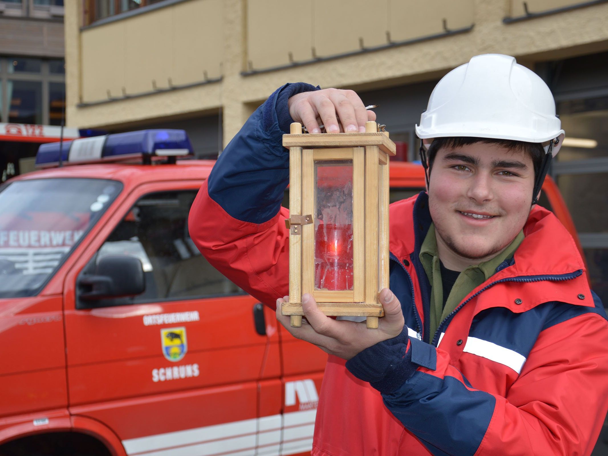 Das Friedenslicht gibt es auch in diesem Jahr bei der Feuerwehrjugend im Schrunser Feuerwehrhaus. Das Friedenslicht gibt es auch in diesem Jahr bei der Feuerwehrjugend im Schrunser Feuerwehrhaus.
