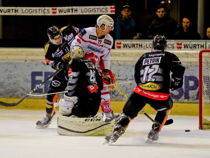 DEC-Niederlage gegen den KAC DEC-Niederlage gegen den KAC