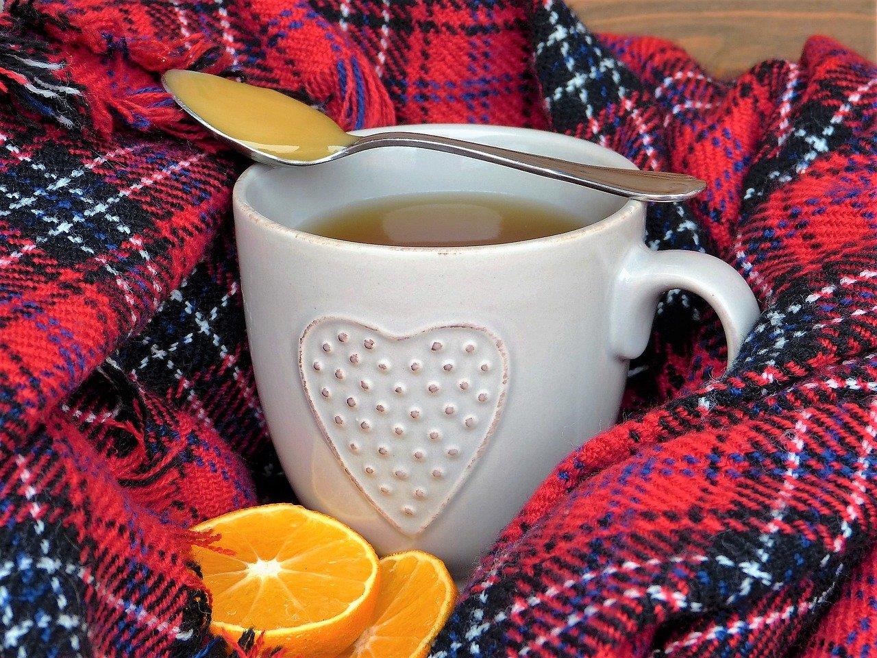 Nicht nur Tee hilft gegen eine fiese Erkältung.