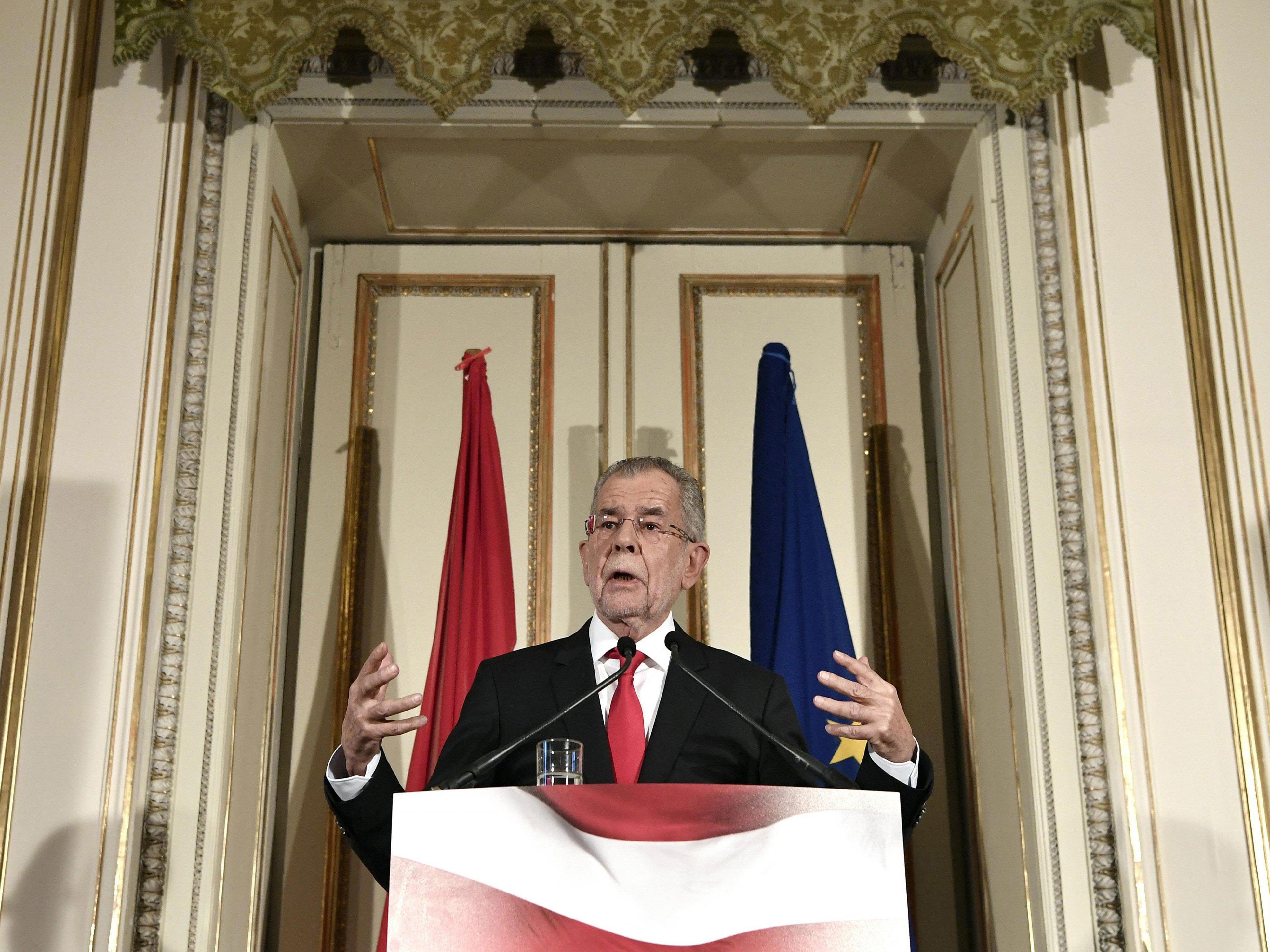 Der designierte Bundespräsident Alexander Van der Bellen bei seiner Rede in Wien