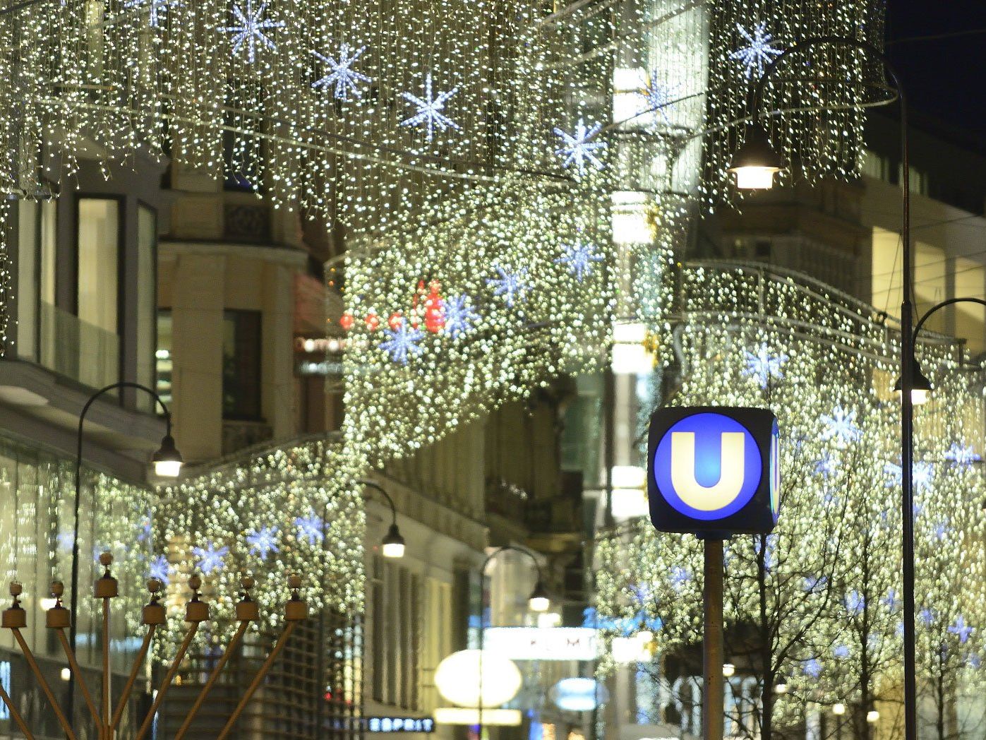 Auch am 24. Dezember 2016 sind die Wiener Linien unterwegs - mit kleinen Änderungen Auch am 24. Dezember 2016 sind die Wiener Linien unterwegs - mit kleinen Änderungen