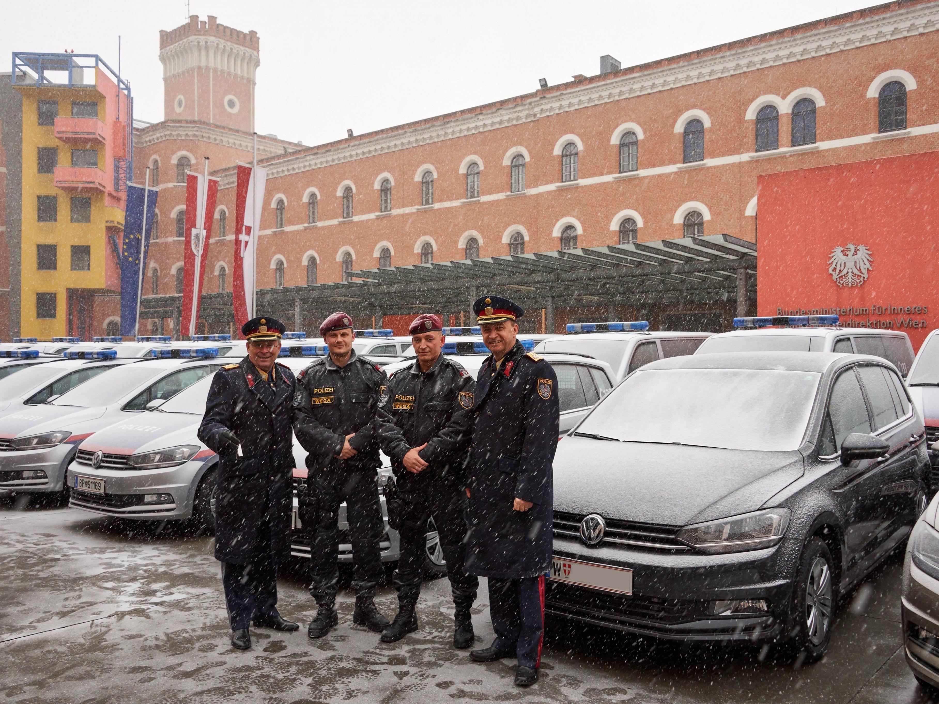 50 neue Fahrzeuge erhielt die Wiener Polizei am Montag.